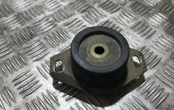 Citroen Evasion Engine mount bracket 