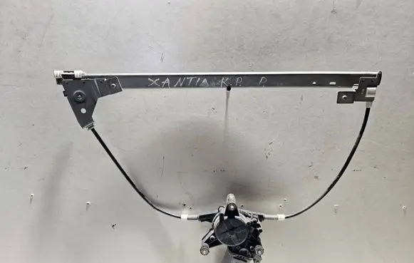 Citroen Xsara Front door window regulator with motor 110818