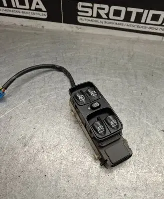Mercedes-Benz C W203 Electric window control switch A2038210472