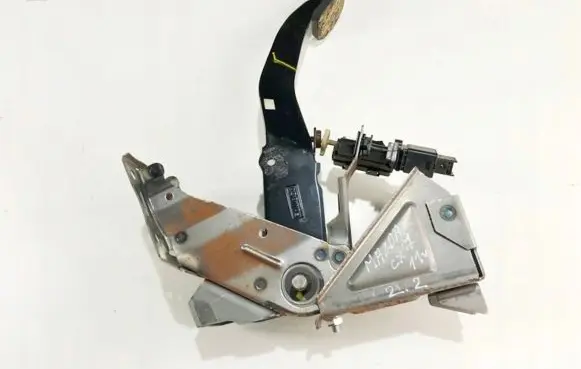 Mazda CX-7 Brake pedal