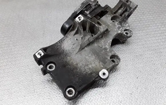 Volkswagen Golf V Generator/alternator bracket 03G903143A