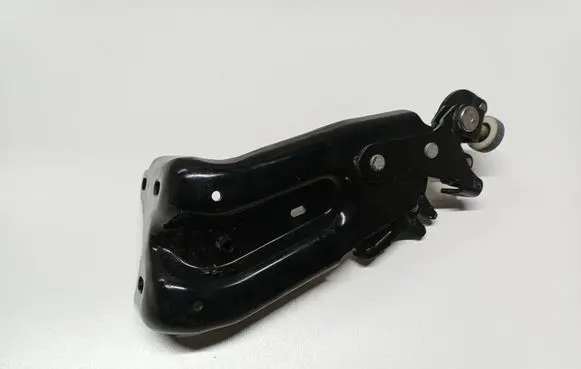 Seat Alhambra (Mk2) Sliding door lower roller guide/hinge 7N0843396D