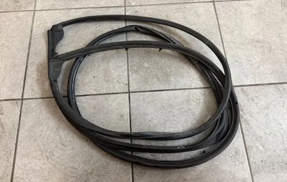 Rubber seal rear door