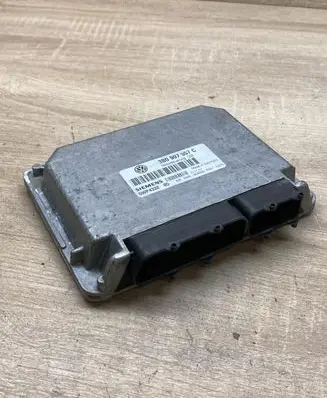 Volkswagen PASSAT B5 Engine control unit/module ECU 3B0907557C 5WP4332
