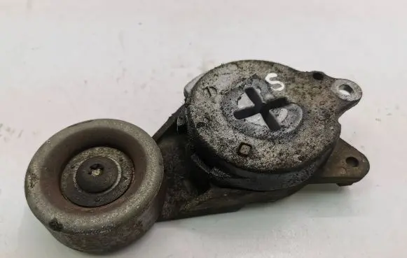 Toyota Auris E180 Alternator belt tensioner 