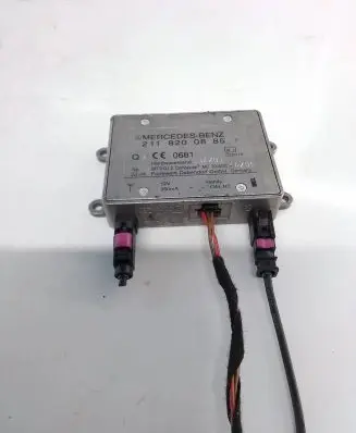 Mercedes-Benz CLS C219 Antenna control unit 2118200885 09701212
