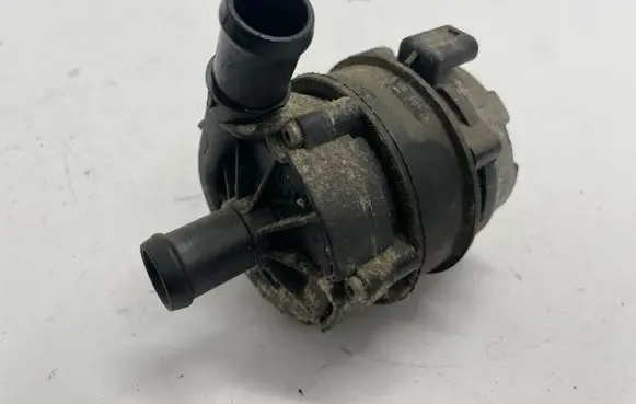 Volkswagen Golf VII Electric auxiliary coolant/water pump 04L965567