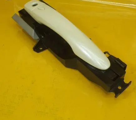 Nissan Qashqai Front door exterior handle 8061122134