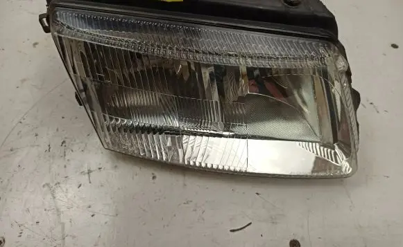 Volkswagen PASSAT B5 Headlight/headlamp