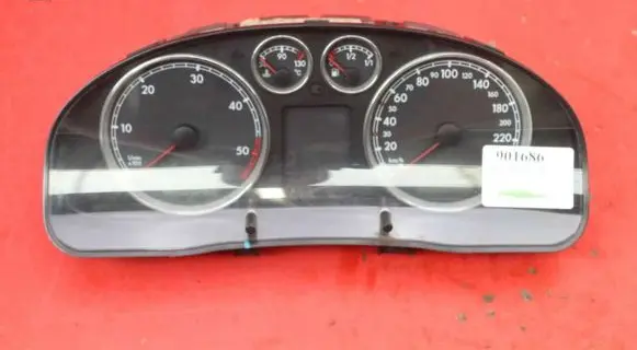 Volkswagen PASSAT B5.5 Speedometer (instrument cluster) 88311245