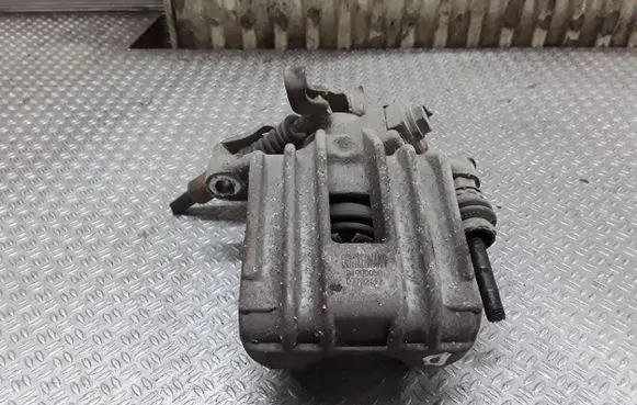 Volkswagen Golf IV Rear brake caliper