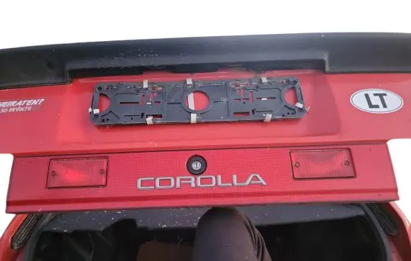 Toyota Corolla E80 Rear light center trim bar blend 
