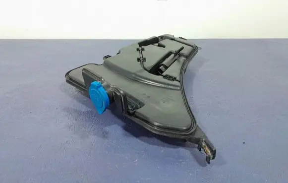 BMW 7 G11 G12 Windshield washer fluid reservoir/tank 7357290