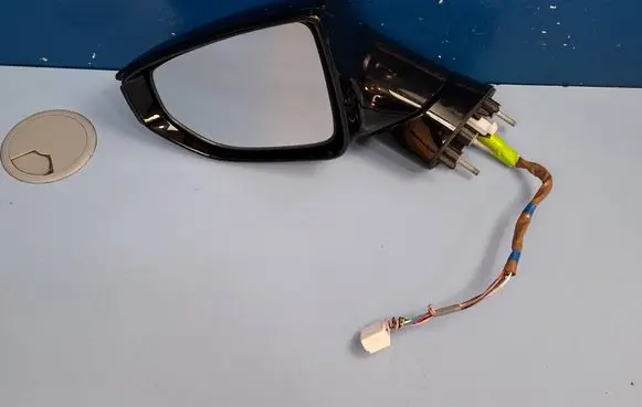 Lexus UX Front door electric wing mirror E13049704