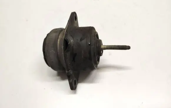 Ford Mustang V Engine mount bracket