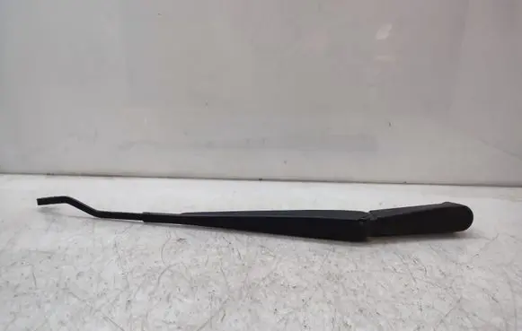 Nissan Pathfinder R51 Front wiper blade arm