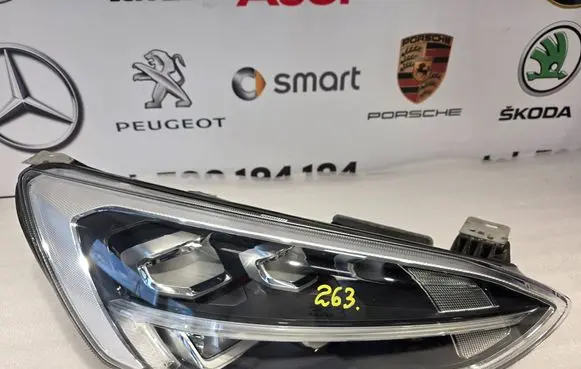 Ford Focus Headlight/headlamp JX7B13E014AE