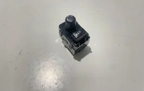 Nissan Leaf II (ZE1) Wing mirror switch 255705sk0a 9115sn 7z21sd