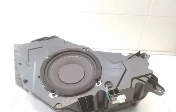 Hyundai ix35 Subwoofer speaker 963802S000