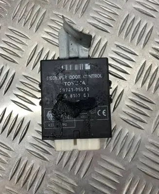 Toyota Avensis T220 Other control units/modules 8974105010