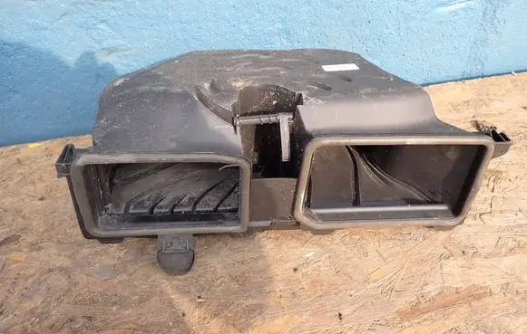 Mercedes-Benz E W211 Cabin air duct channel A2128302200
