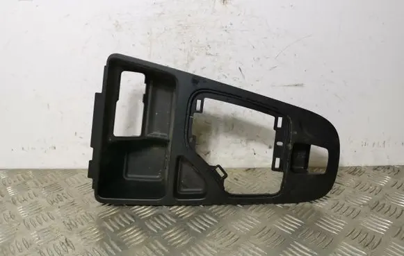 Jeep Cherokee Gear shifter surround trim plastic 1UJ61TRMAA
