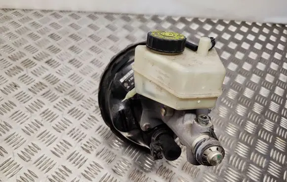 Mercedes-Benz C W203 Brake booster A0054304730