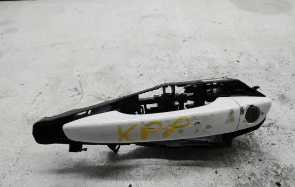Opel Mokka B Front door exterior handle 9688834180