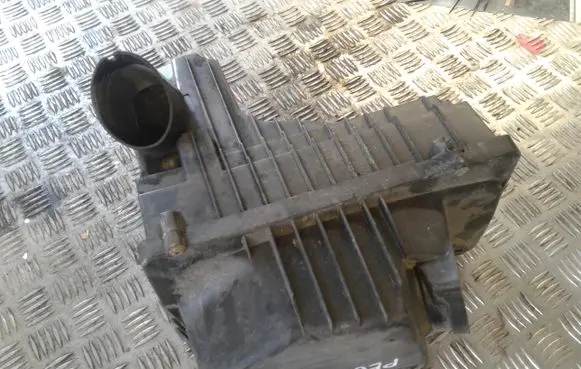 Peugeot 508 Air filter box 9644910780