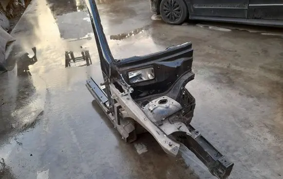 Mercedes-Benz E C207 W207 Body 2046204234 2046200250 2046306040