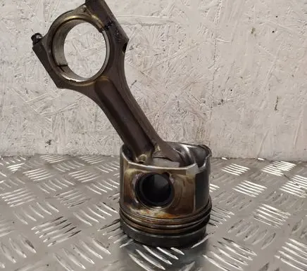 BMW 6 F06 Gran coupe Piston with connecting rod 
