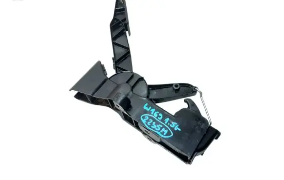 Mercedes-Benz A W169 Accelerator throttle pedal A1693000304 200605 000419