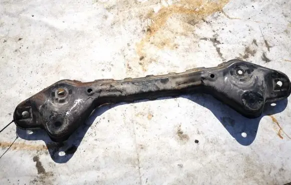 Mazda CX-7 Engine mounting bracket