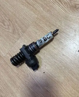Audi A4 S4 B6 8E 8H Fuel injector 038130073AR 0414720214