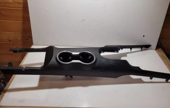 Ford Mustang VI Center console FR3B63044E50A