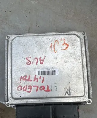 Volkswagen Polo V 6R Engine control unit/module 04B907445 28459907