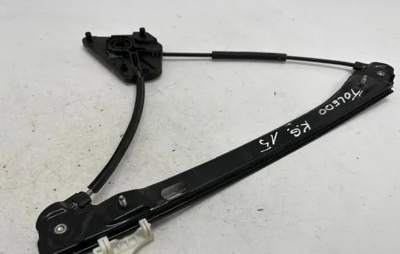 Seat Toledo IV (NH) Rear window lifting mechanism without motor