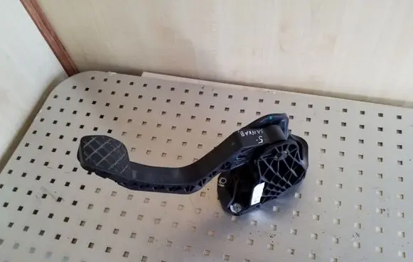 Clutch pedal