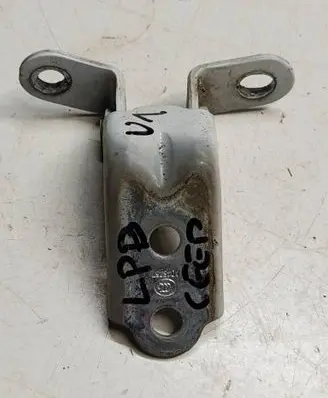 KIA Ceed Front door lower hinge 652WA8F548