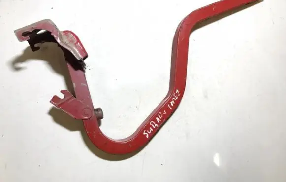 Subaru Impreza I Tailgate/trunk/boot hinge