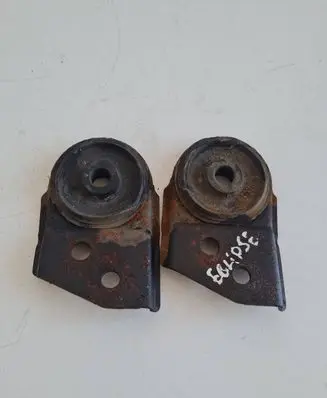 Mitsubishi Eclipse Radiator mount bracket MR431435