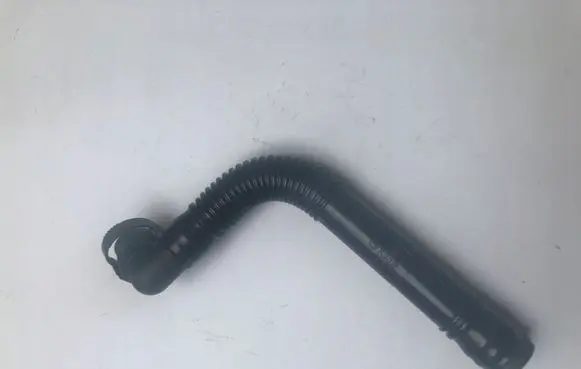 Volkswagen PASSAT B6 Breather/breather pipe/hose 3C0129637B