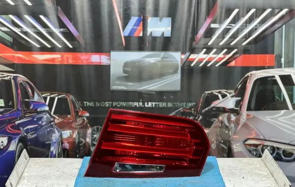 BMW 3 F30 F35 F31 Tailgate rear/tail lights 7371112