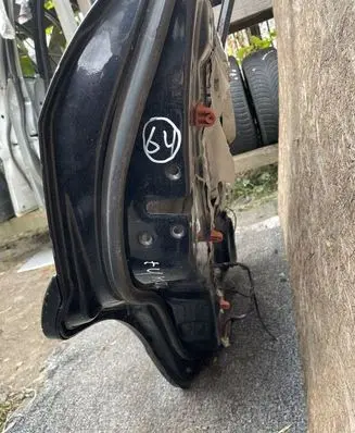 Hyundai Tucson JM Rear door