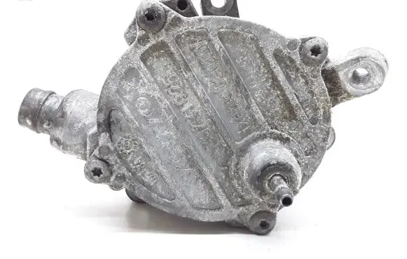 Volvo V70 Vacuum pump 30731825