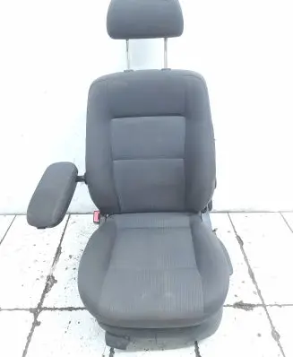 Volkswagen PASSAT B5.5 Front driver seat 3B0881105AR