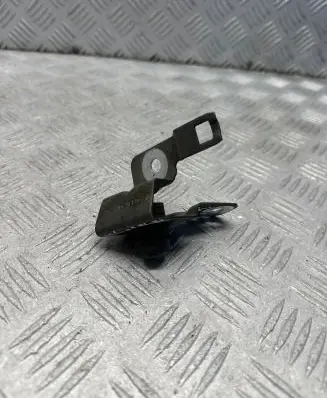 Opel Insignia A Fender mounting bracket 23433629