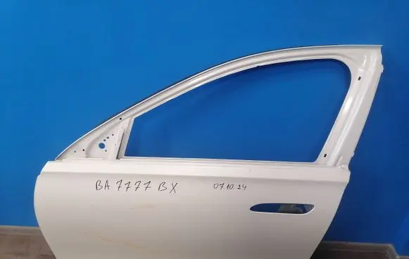 Mercedes-Benz S W223 Front door