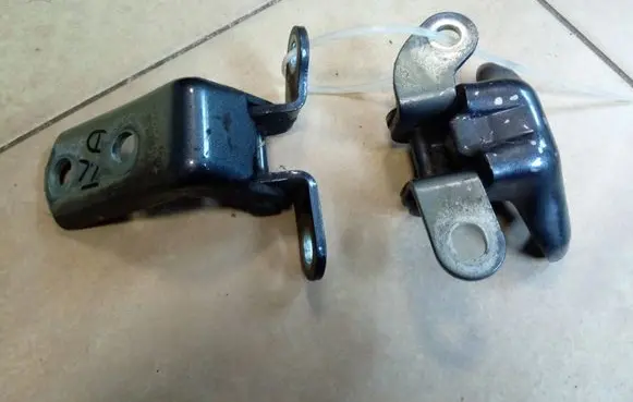 Toyota Avensis T250 Rear door hinge set NE68313