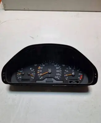 Mercedes-Benz E W210 Speedometer (instrument cluster) 88311247
